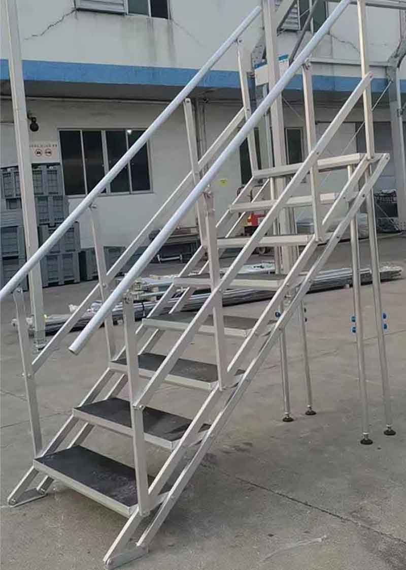 Aluminiowe przenośne schody sceniczne