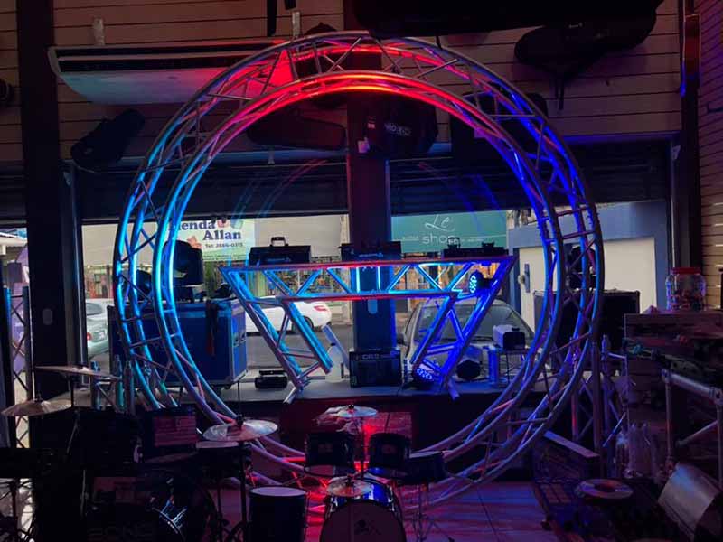 Zestaw DJ-ski Round Truss — ulepsz swój występ DJ-ski w stylu