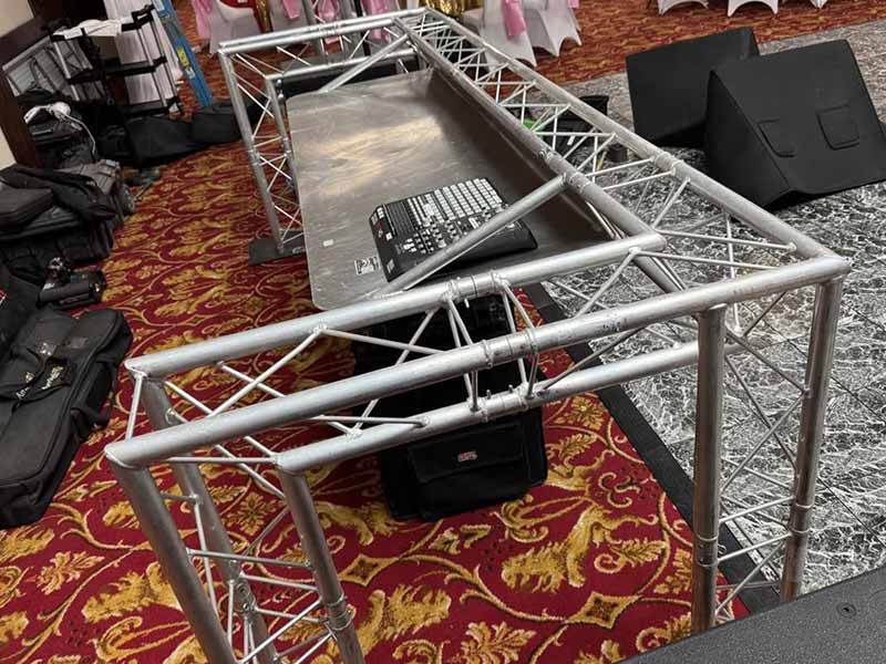 Na sprzedaż scena kratownicowa z aluminiowym pudełkiem