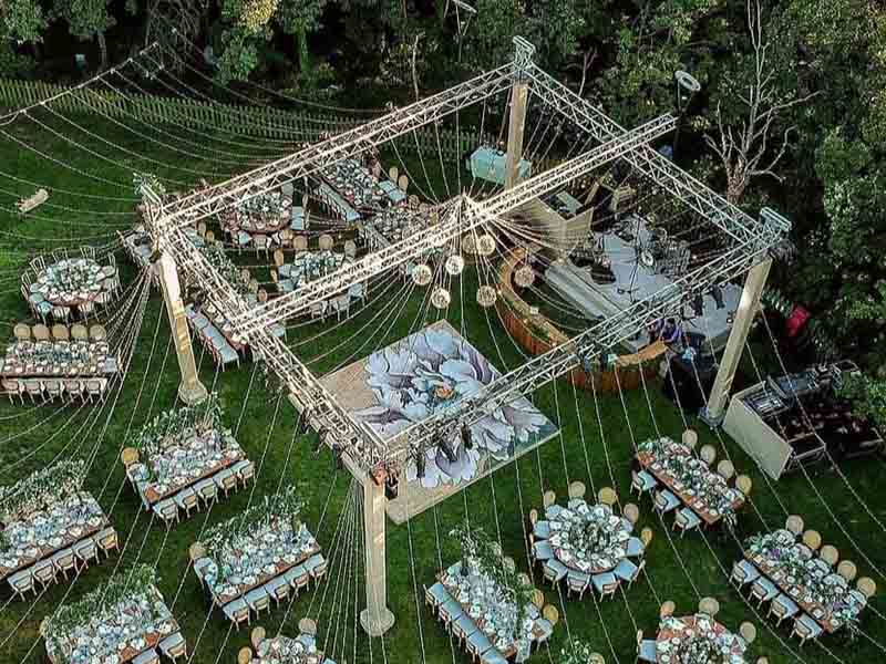 Outdoor Flower Wedding Stage Decoration Rozrywka Inscenizacja